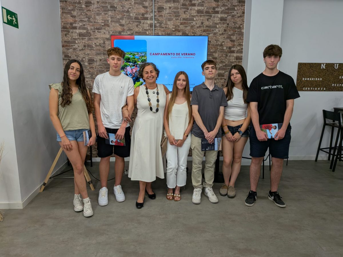 Con los Tesoros de Earlscliffe-min